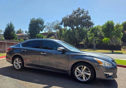 Gun Metallic 2015 Nissan Altima 2.5 SL