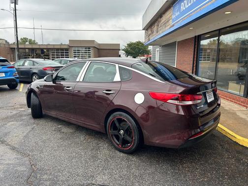 Sangria 2018 Kia Optima LX