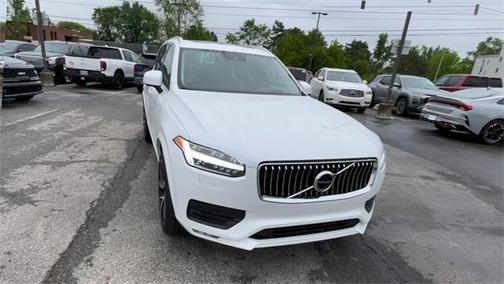 2021 Volvo XC90 T6 Momentum