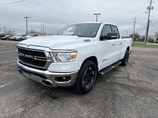 Bright White Clearcoat 2019 RAM 1500 Big Horn