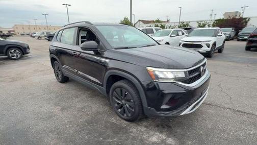Deep Black Pearl 2022 Volkswagen Taos 1.5T S