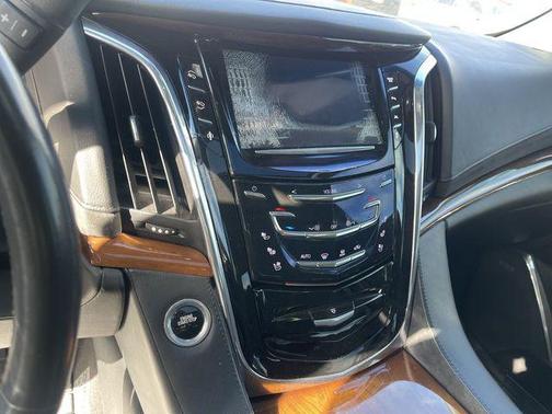 2016 Cadillac Escalade Luxury