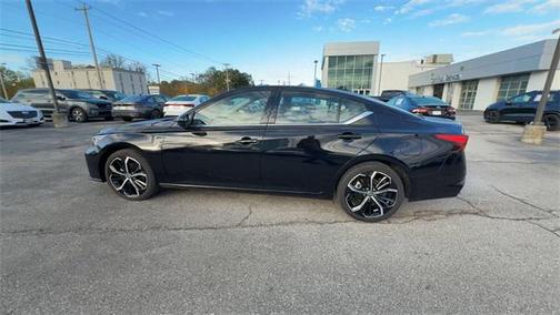 2024 Nissan Altima SR FWD