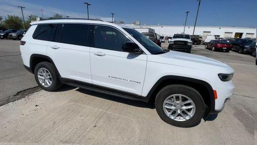 Bright White Clearcoat 2023 Jeep Grand Cherokee L Laredo
