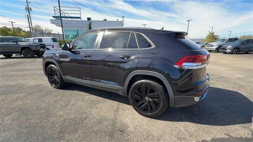 2021 Volkswagen Atlas Cross Sport 2.0T SE w/Technology