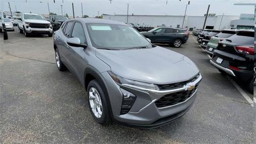 2025 Chevrolet Trax LS
