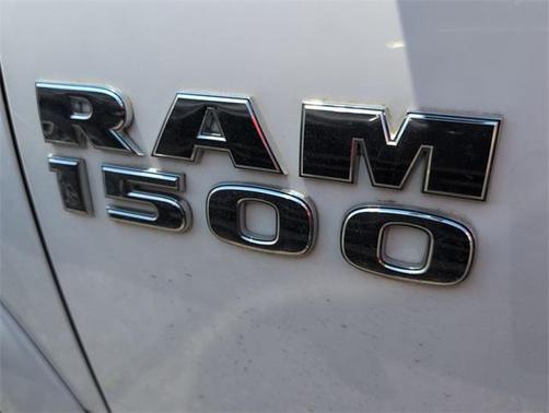 2017 RAM 1500 SLT