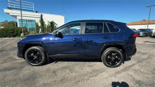 2021 Toyota RAV4 Hybrid SE