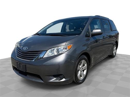 2017 Toyota Sienna LE
