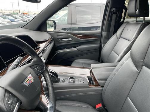 2022 Cadillac Escalade Luxury