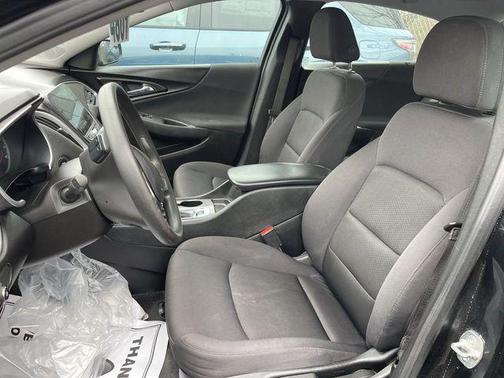 Mosaic Black Metallic 2024 Chevrolet Malibu 1LS