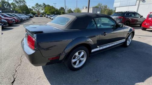 2007 Ford Mustang Deluxe
