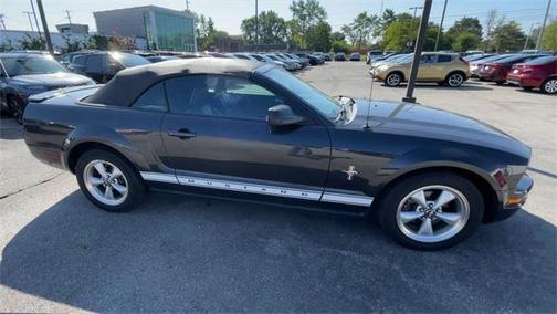 2007 Ford Mustang Deluxe