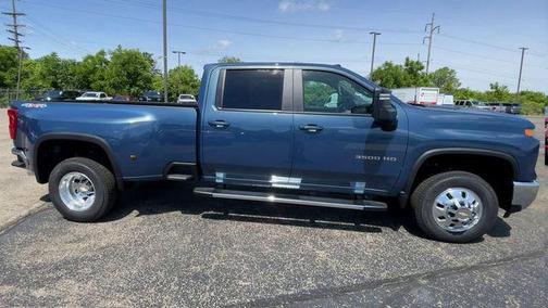 Lakeshore Blue Metallic 2026 Chevrolet Silverado 3500 LT