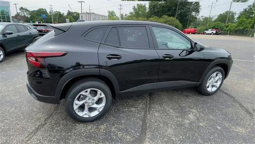 2025 Chevrolet Trax LS