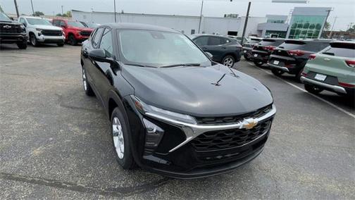 2025 Chevrolet Trax LS