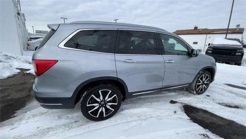 2022 Honda Pilot Touring 8-Passenger