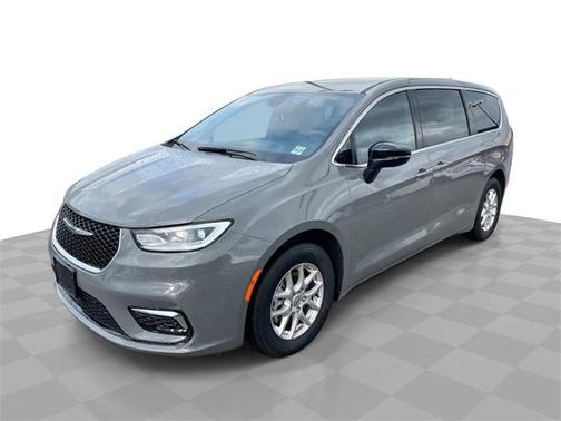 2025 Chrysler Pacifica L