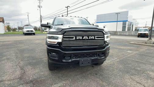 Diamond Black Crystal Pearlcoat 2022 RAM 3500 Laramie Crew Cab 4x4 8' Box