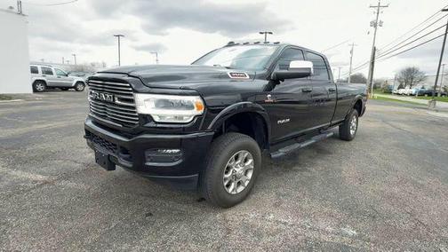 Diamond Black Crystal Pearlcoat 2022 RAM 3500 Laramie Crew Cab 4x4 8' Box