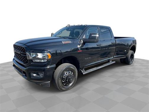 2023 RAM 3500 Big Horn Crew Cab 4x4 8' Box