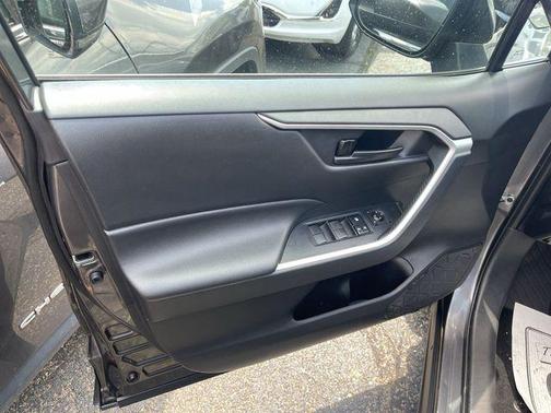 -Select- 2021 Toyota RAV4 LE