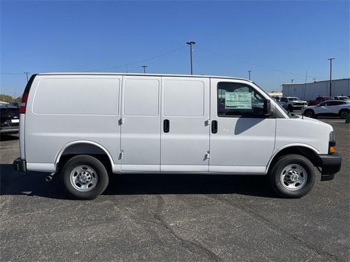 2025 Chevrolet Express 2500 RWD 2500 Regular Wheelbase WT