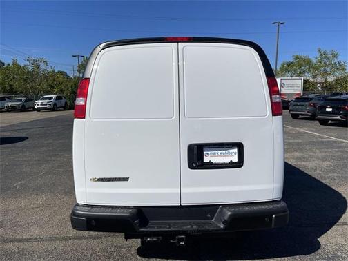 2025 Chevrolet Express 3500 RWD 3500 Regular Wheelbase WT