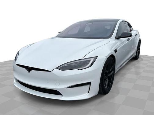 Pearl White Multi-Coat 2022 Tesla Model S Plaid