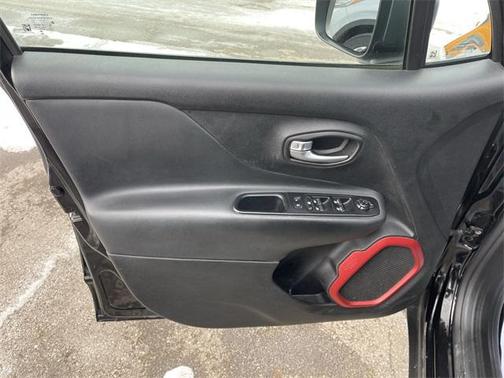 2017 Jeep Renegade Trailhawk