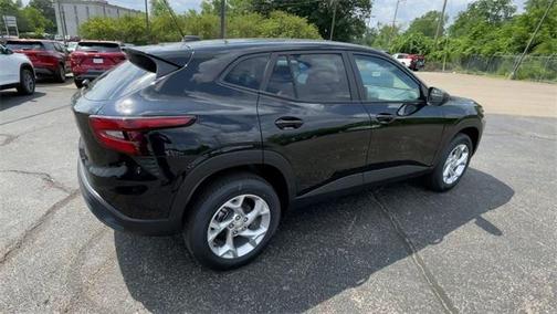 2025 Chevrolet Trax LS