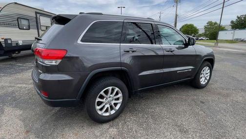 Granite Crystal Metallic Clearcoat 2015 Jeep Grand Cherokee Laredo