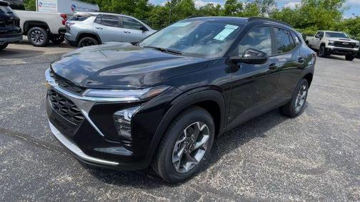 Mosaic Black Metallic 2026 Chevrolet Trax LT
