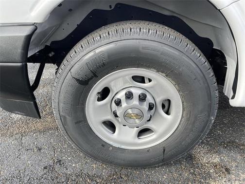 2025 Chevrolet Express 2500 RWD 2500 Regular Wheelbase WT
