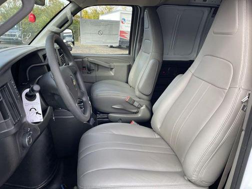 2025 Chevrolet Express 2500 RWD 2500 Regular Wheelbase WT