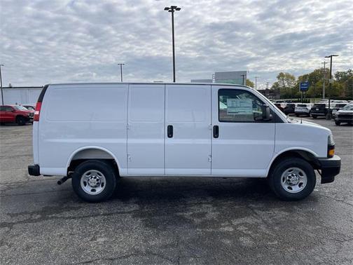 2025 Chevrolet Express 2500 RWD 2500 Regular Wheelbase WT