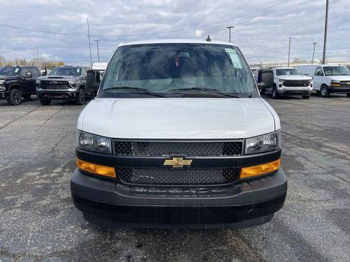 2025 Chevrolet Express 2500 RWD 2500 Regular Wheelbase WT