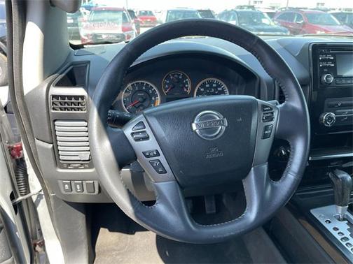 2014 Nissan Titan SV