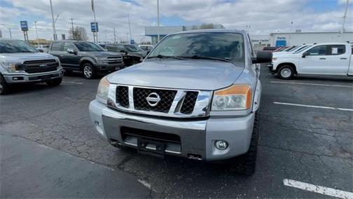 2014 Nissan Titan SV