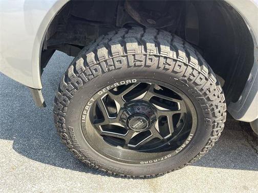 2014 Nissan Titan SV