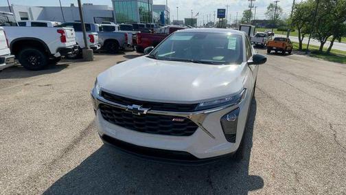 White Sands 2026 Chevrolet Trax FWD 1RS