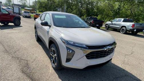 White Sands 2026 Chevrolet Trax FWD 1RS