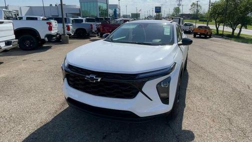 Summit White 2026 Chevrolet Trax LT
