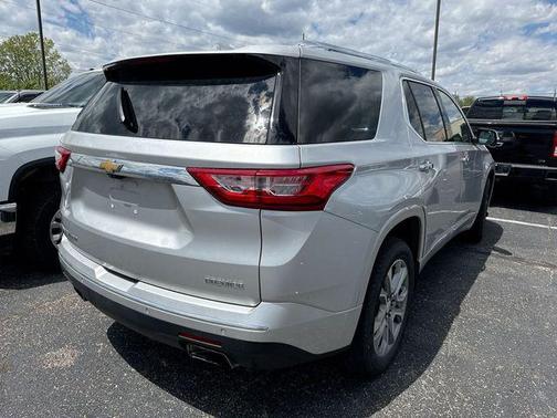 Silver Ice Metallic 2020 Chevrolet Traverse Premier
