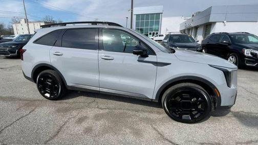 Wolf Gray 2025 Kia Sorento SX