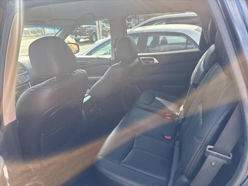 2014 Nissan Pathfinder SL