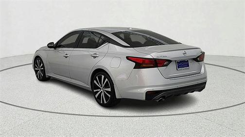 2020 Nissan Altima SR FWD