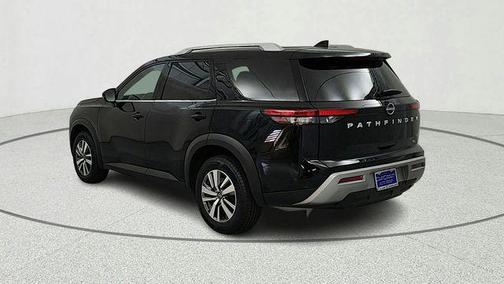 2025 Nissan Pathfinder SL FWD