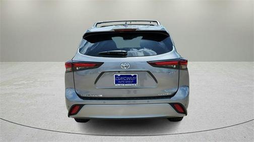 2025 Toyota Highlander Hybrid XLE