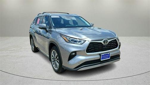 2025 Toyota Highlander Hybrid XLE